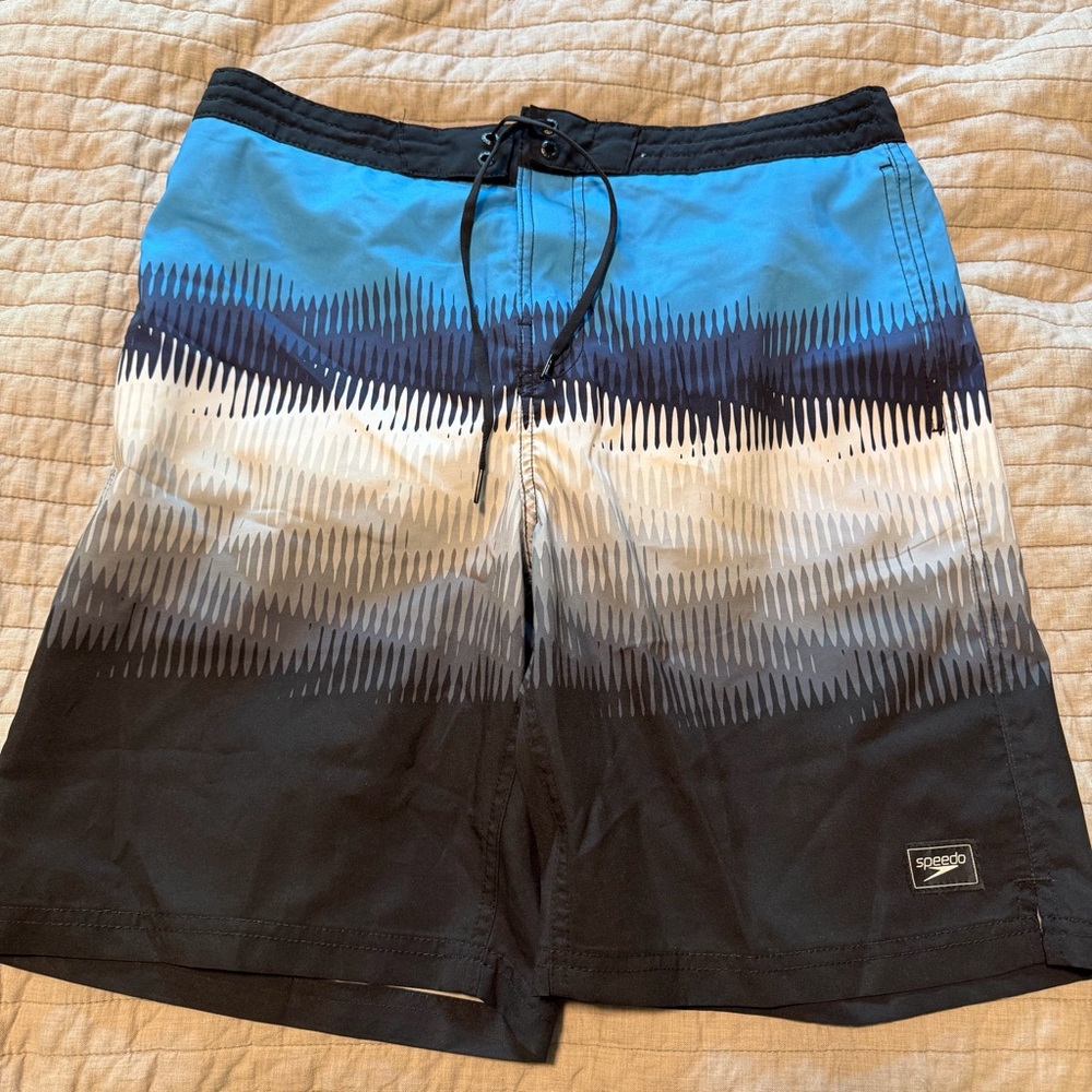 NWOT Speedo Blue, White & Black Wave Gradient Board Shorts